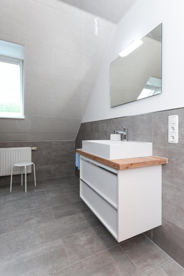 Ferienwohnungen Im Haus Flinthoern Neuharlingersiel Esterno foto