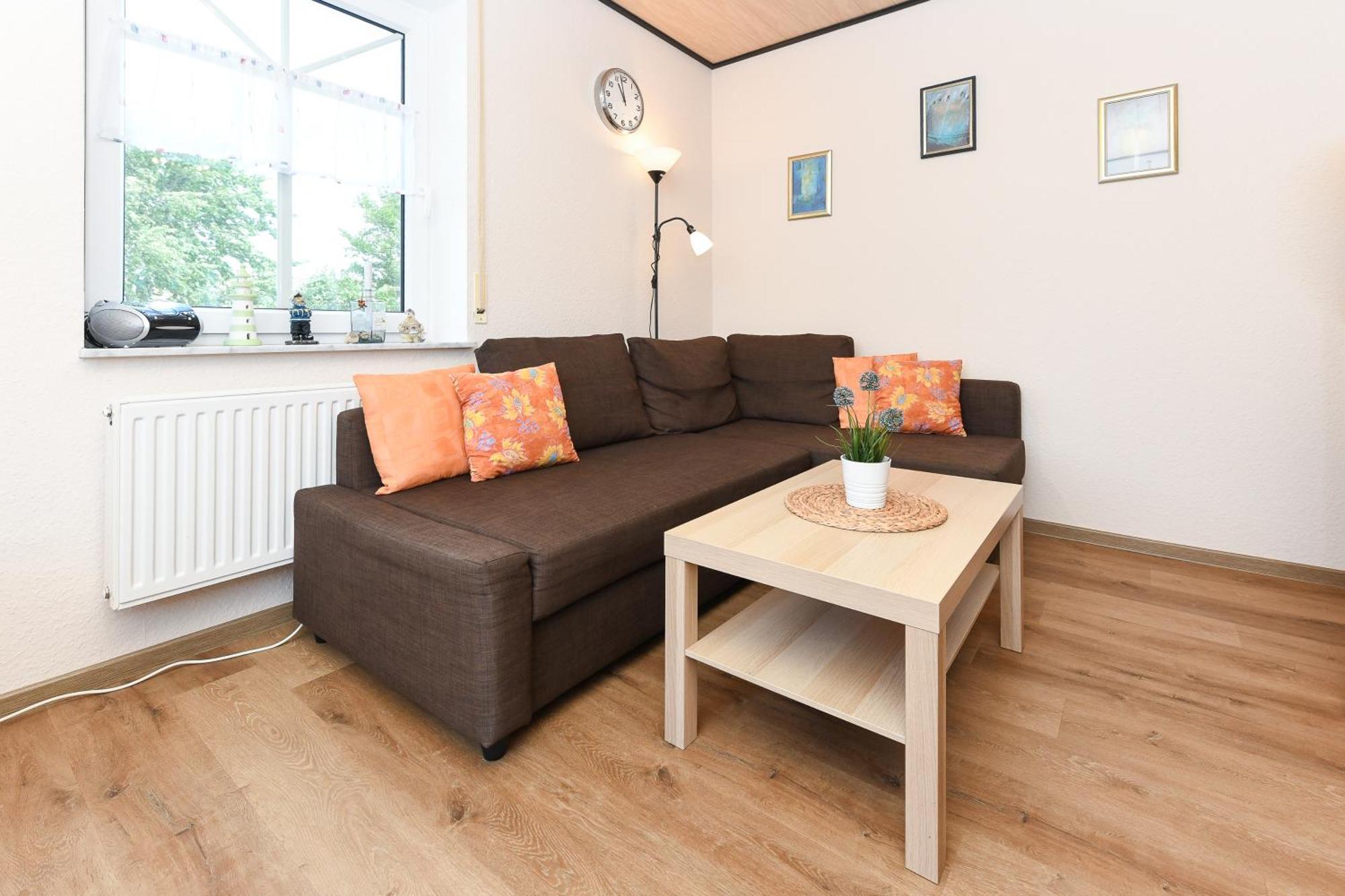 Ferienwohnungen Im Haus Flinthoern Neuharlingersiel Esterno foto